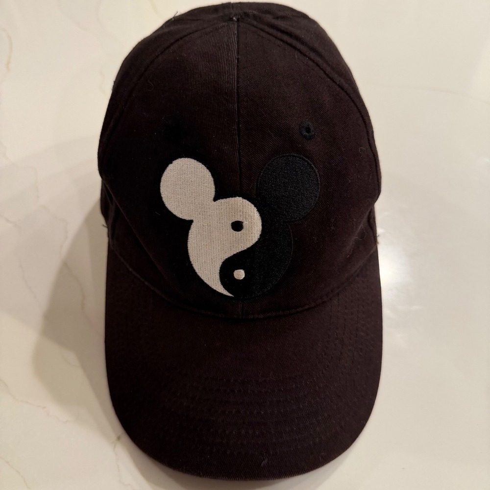 Walt Disney World Mickey Mouse Yin Yang Black Adjustable Baseball Cap Hat‎